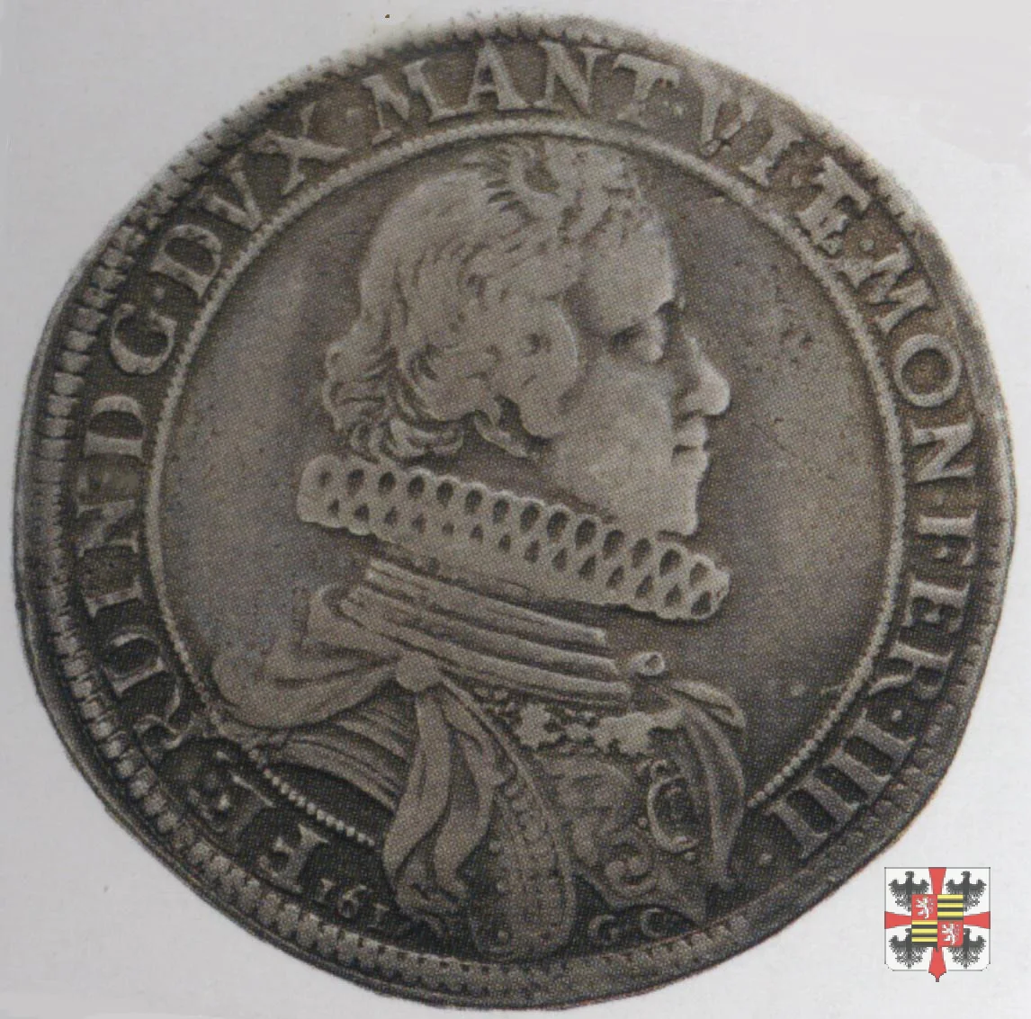 Ducatone con San Giorgio a cavallo e busto a d. 1617 (Casale)