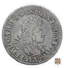 Mezzo scudo col trofeo d'armi 1701 (Mantova)