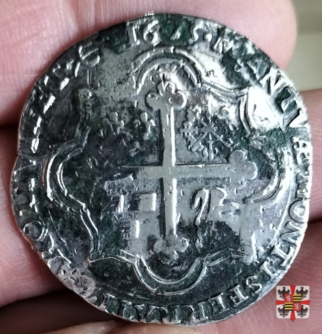 Mezzo scudo con la croce trilobata 1675 (Mantova)